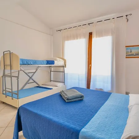 Isa-residence With Swimming-pool In Aparthotel Badesi