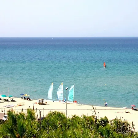 Aparthotel Isa-residence With Swimming-pool In