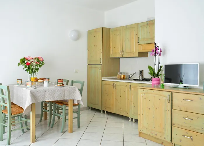 Isa-residence With Swimming-pool In 3* Badesi