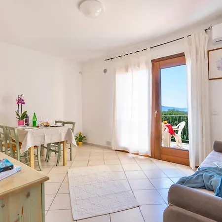 Lägenhetshotell Isa-residence With Swimming-pool In 3*