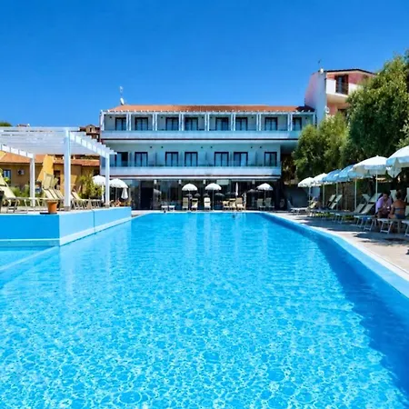 Isa-residence With Swimming-pool In