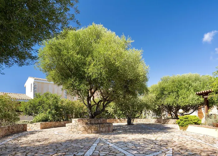 Isa-residence With Swimming-pool In Badesi
