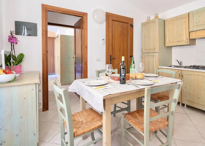 Isa-residence With Swimming-pool In Apartmanhotel 3*
